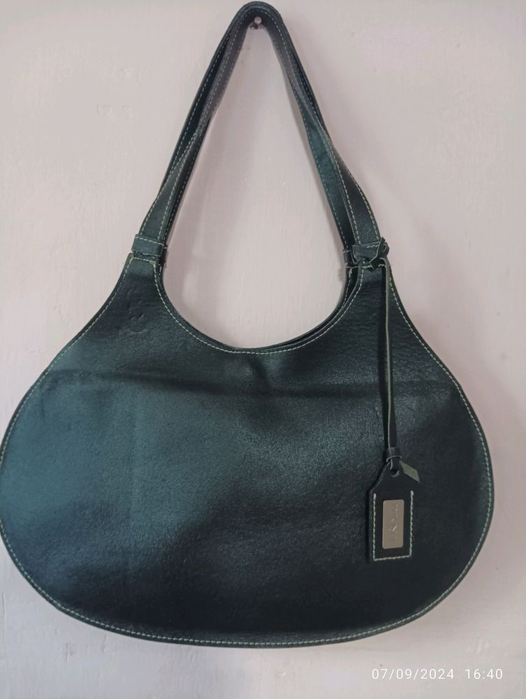 DKNY Shoulder Bag In Good Condition