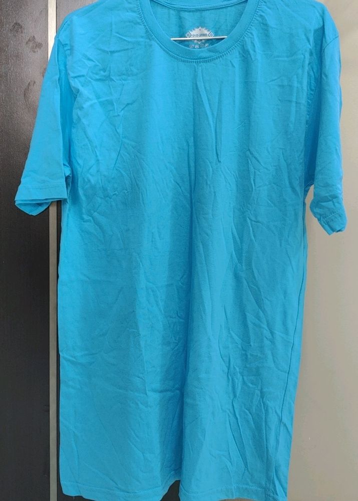 A Light Blue/Cyan Slim Fit TShirt Size L