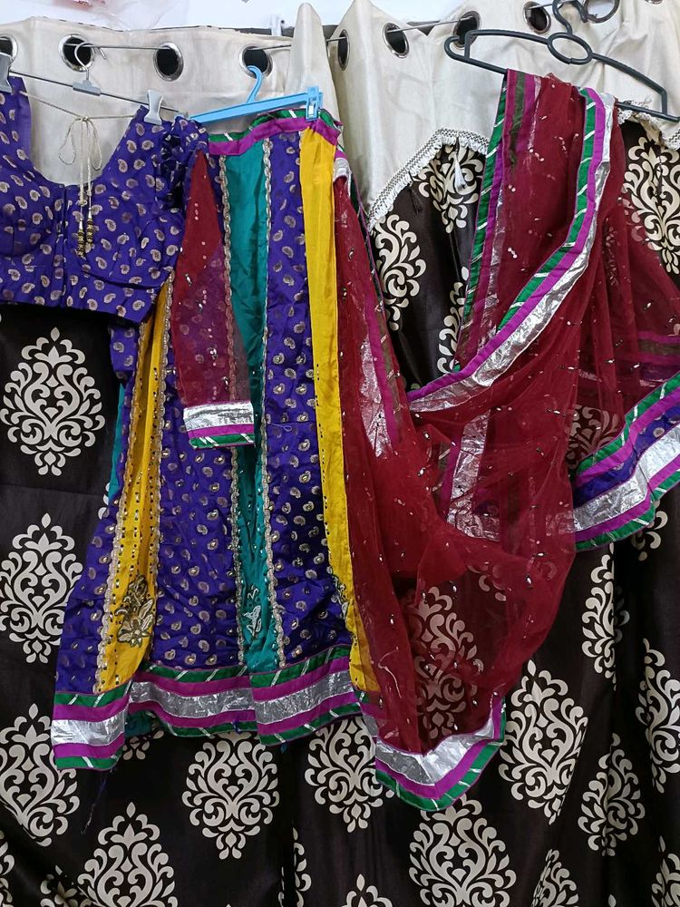 Latest Lehnga Saari