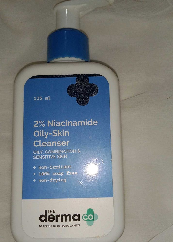 Derma Co 2% Niacinamide Oily Skin Cleanser