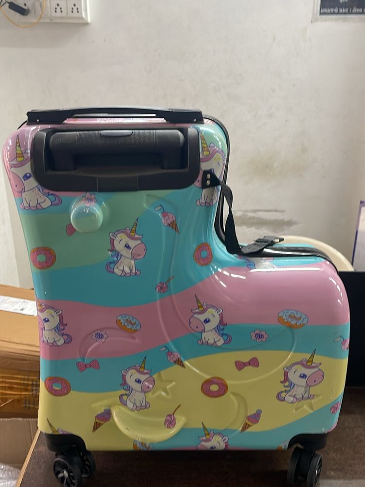 L Shaped Unicorn Trolly Bag Damge