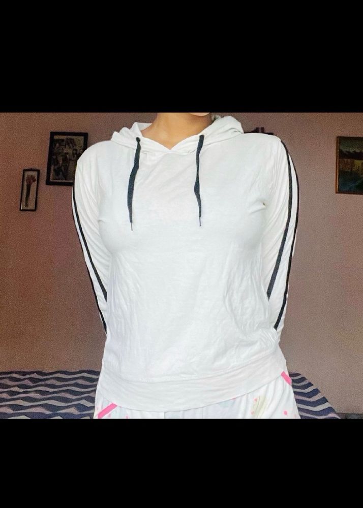 Hoddie White Top