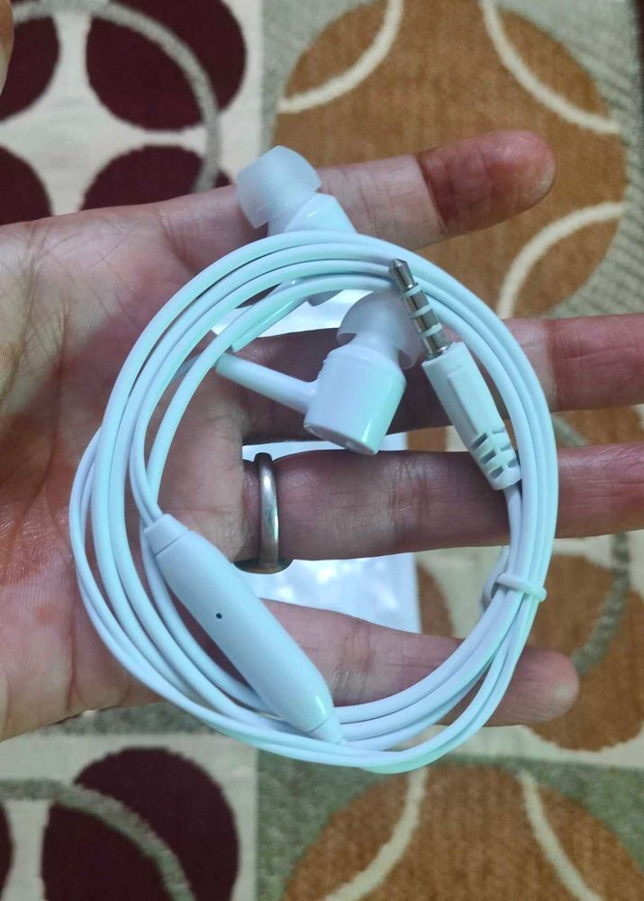 brand new earphone