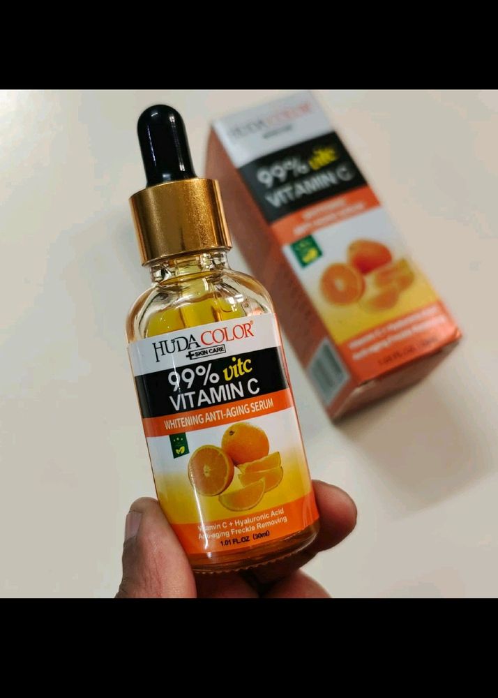 Vit C + Hyaluronic Acid Face Serum.