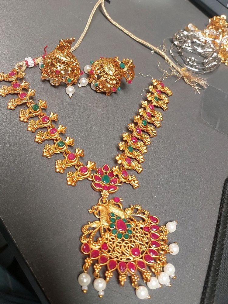 Beautifull Neckless Set