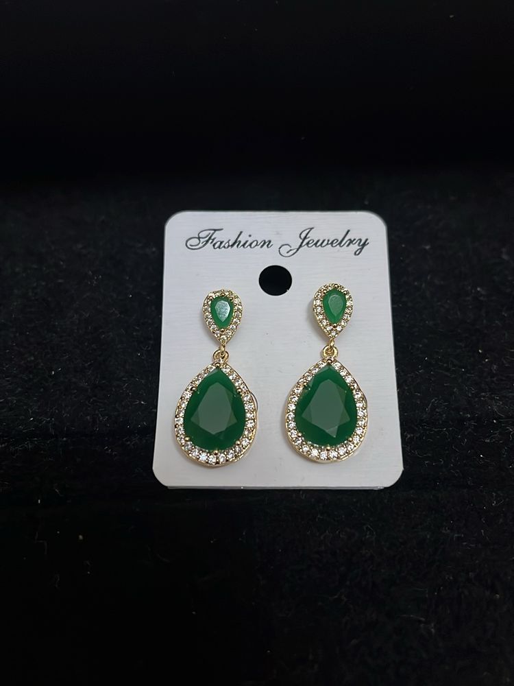 Earing Green