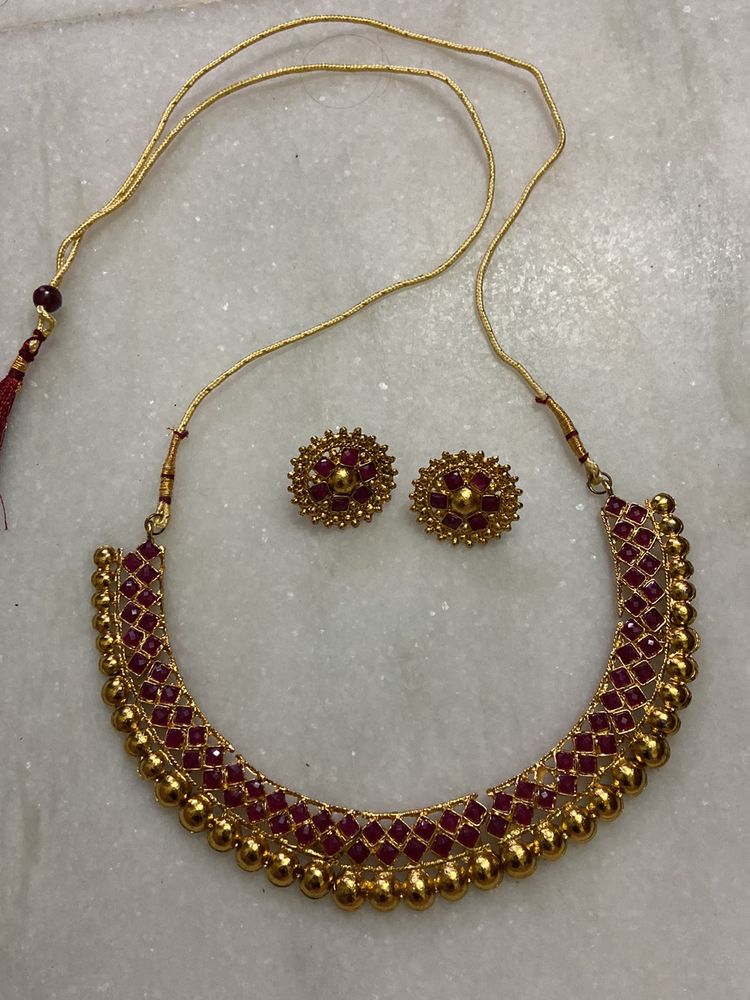 GOLDEN RED NECKLACE