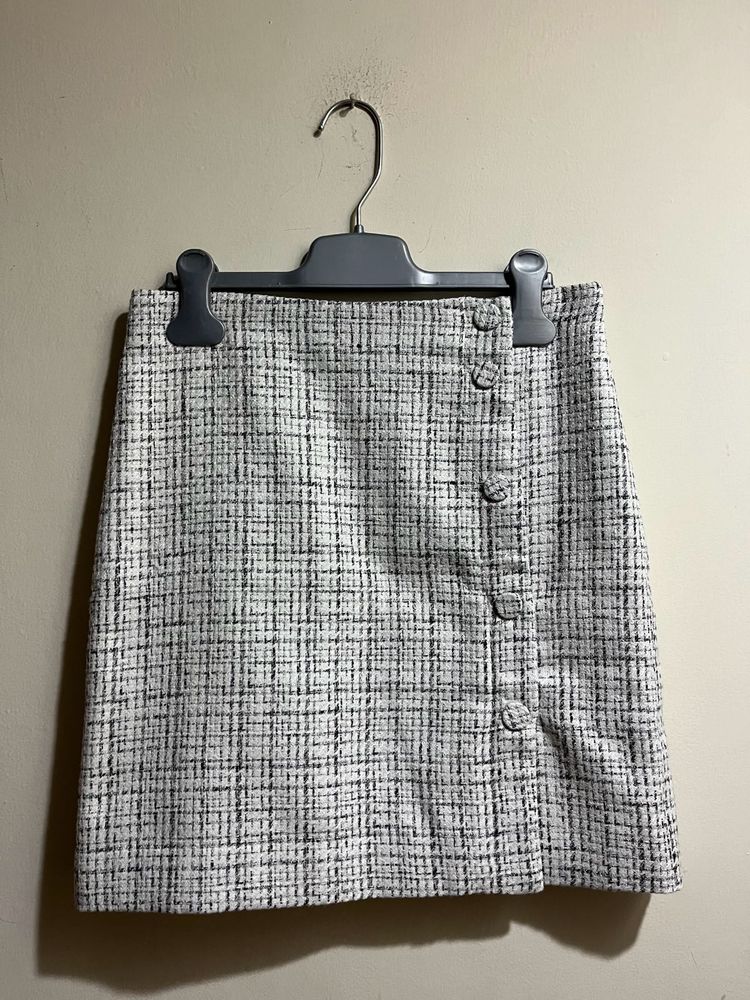 H&M Tweed Cute Button Skirt