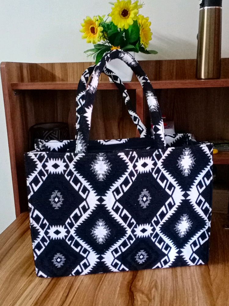 2024 Trending New Black Nd White Tote Bag