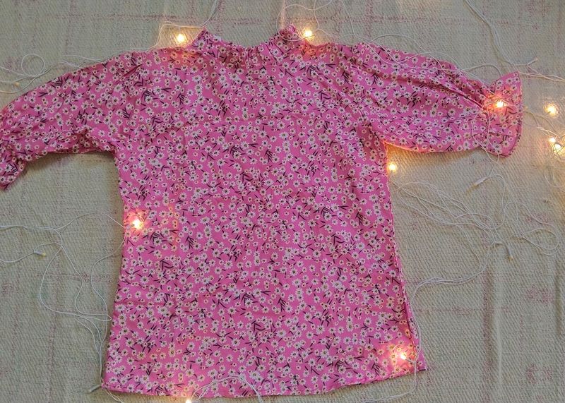 Pink Floral Top💗, NEW WITHOUT TAG, 30 Rs Off