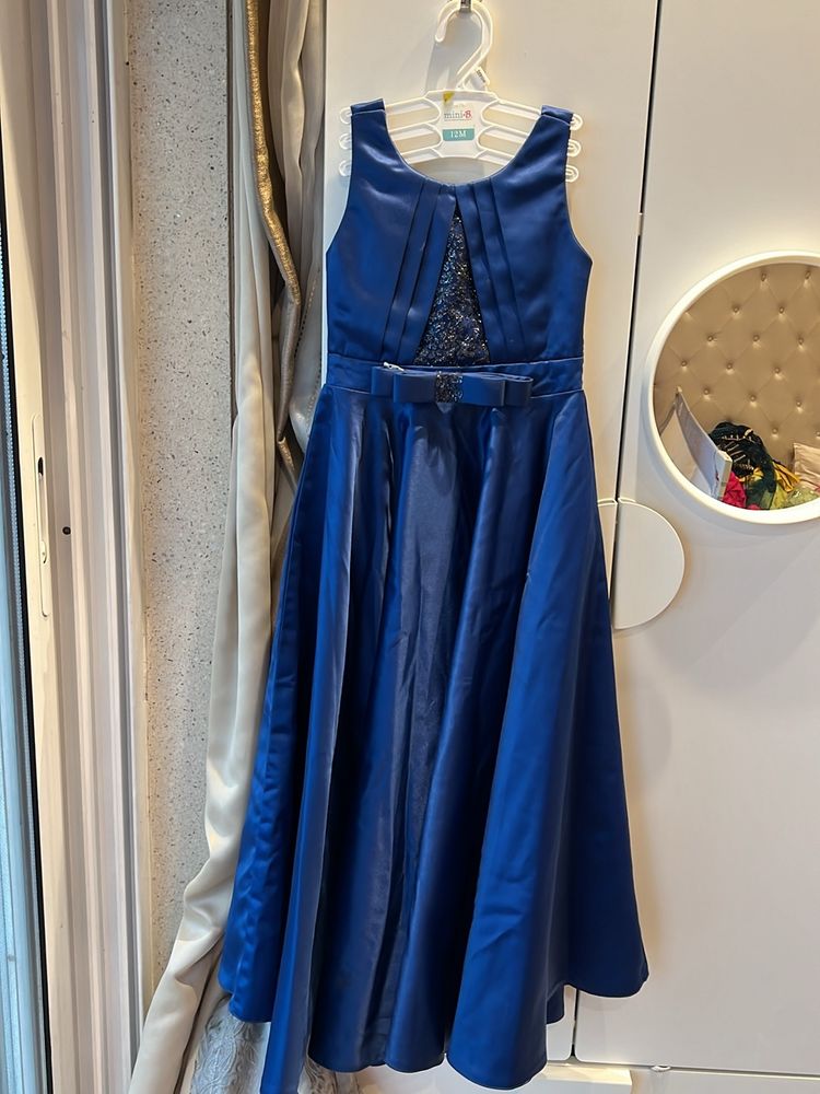 Sleeveless Little Stretch Navy Blue Gown