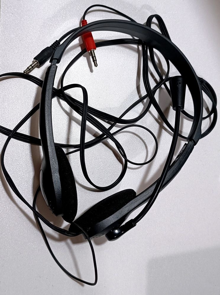 Headphone With Mic in Working Condition