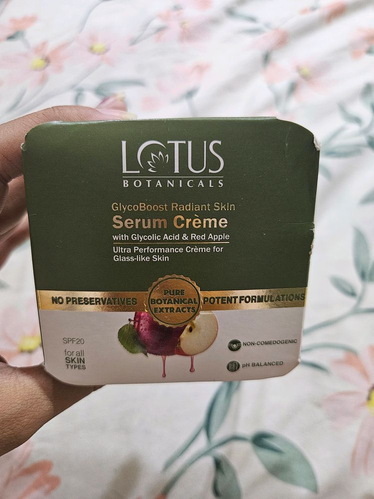 Lotus Serum Cream Moisturizer  With Red Apple