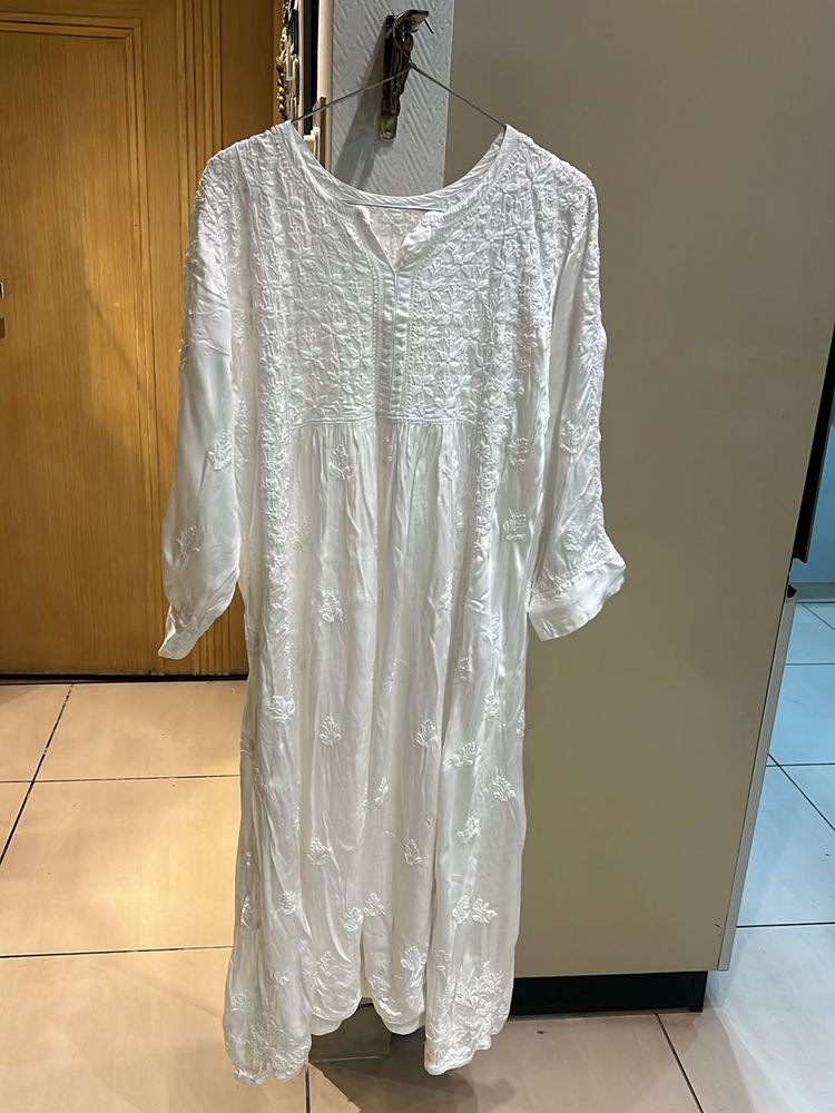 White Cotton Satin Chikan Kurta