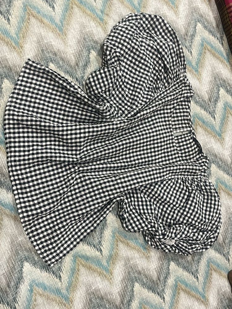 Baloon Sleeves Balck And White Check Top