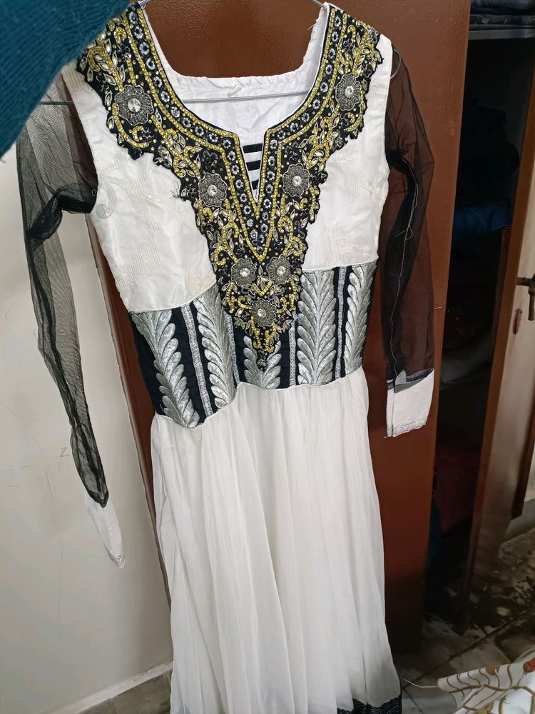 Kurta churidar and dupatta set with no flaws