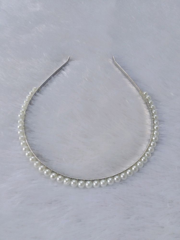 37. 2 Pearl Hairbands