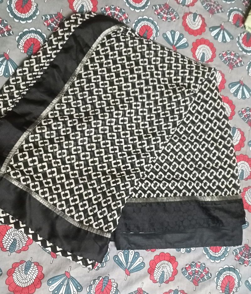 Black And Off White Printed Saree Without Blouse