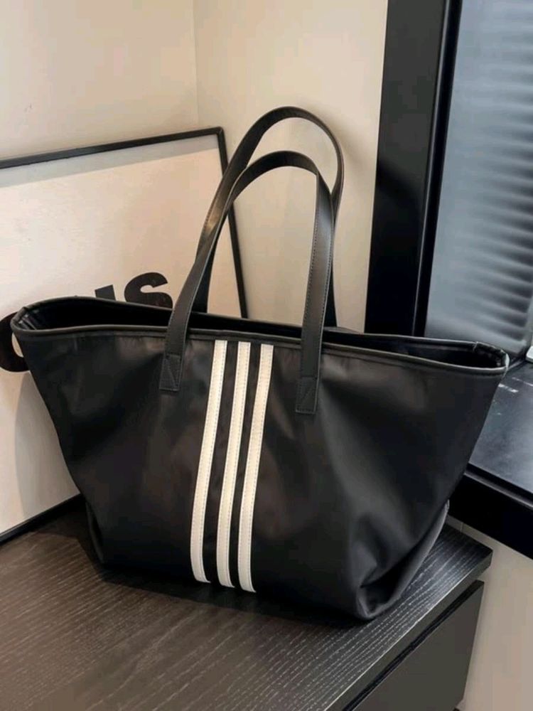 IMPORTED KOREAN CLASSY BLACK SHOULDER BAG