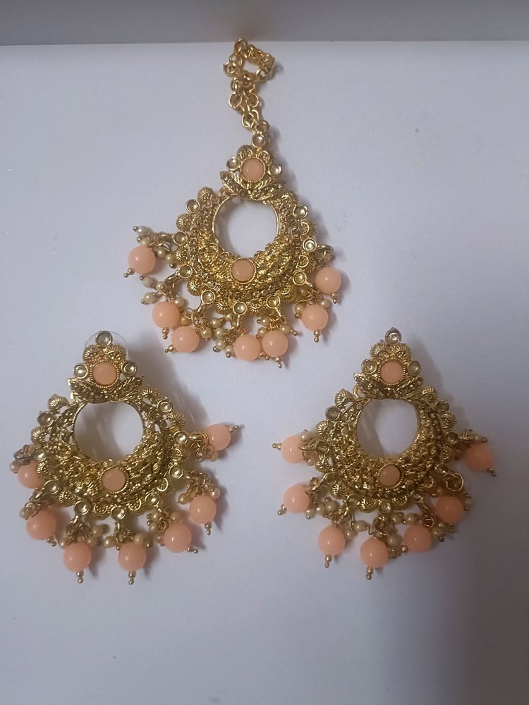 Set Of 2 Peach Earrings With Maang tika