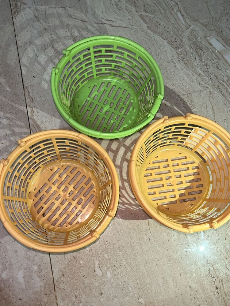 Plastic basket