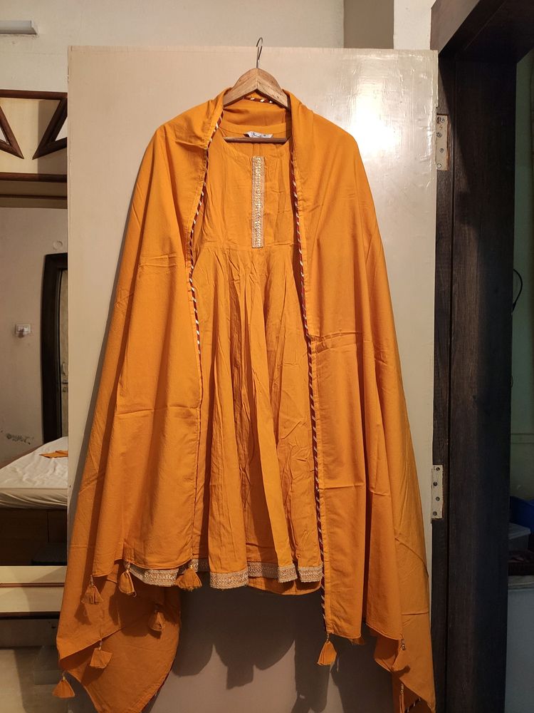 Bunai Mustard Yellow Kurta Set