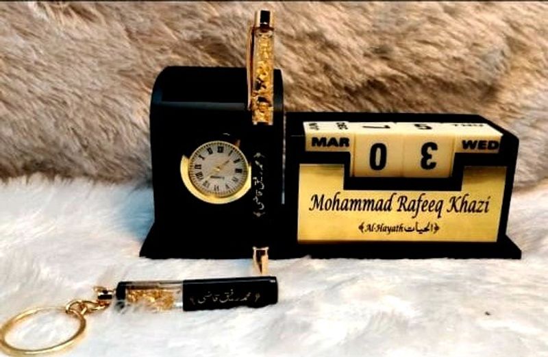 Wooden Pen Holder with Clock & Calender