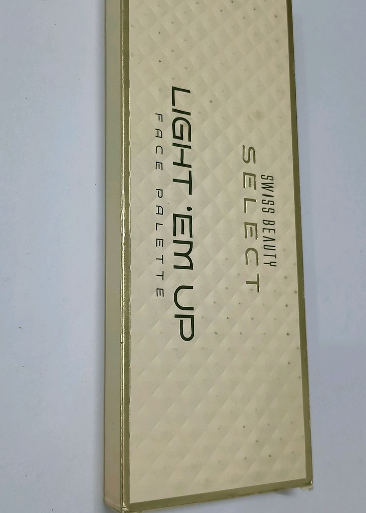 New Launch Swiss Beauty Select Light Up Palette