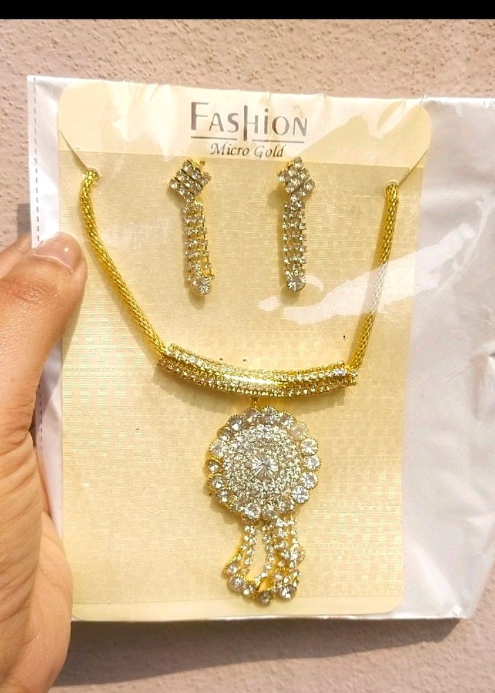 Beautiful Necklace And Earrings Set