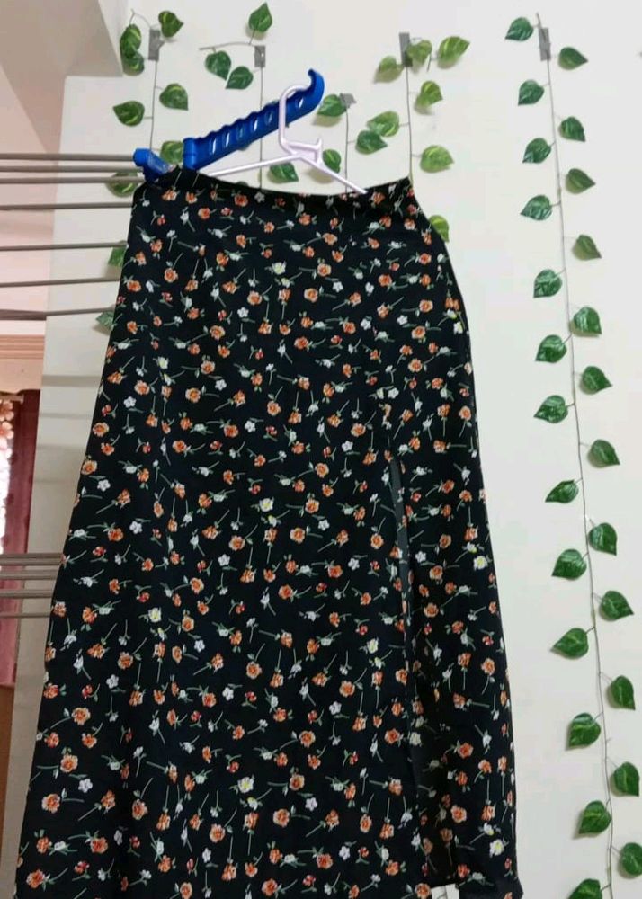 Woman Black Floral Fantasy Skirt