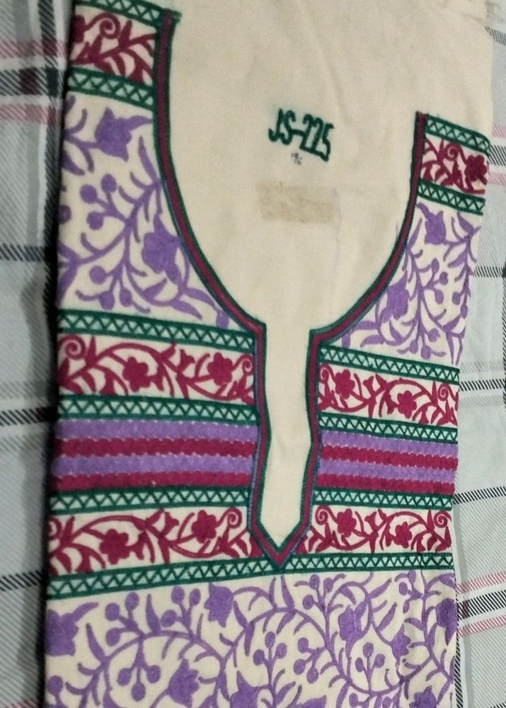 Unstitched Suit With Dupatta