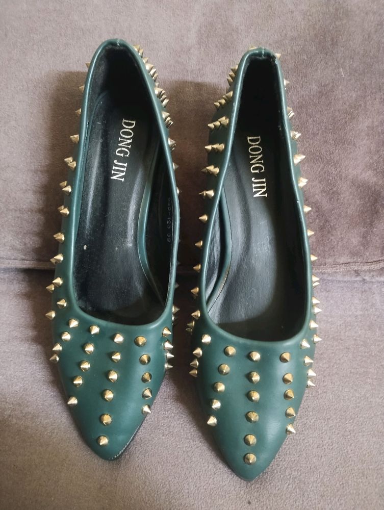 Studded Pump