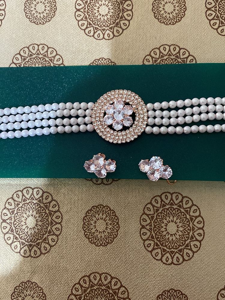 Choker Set White