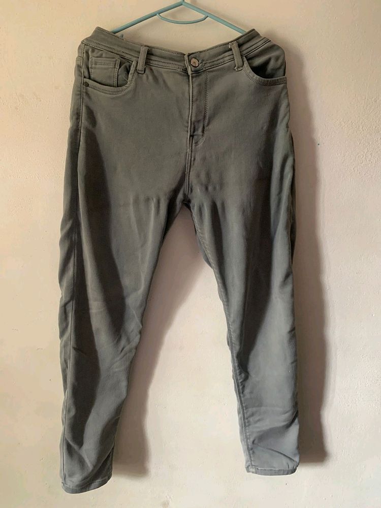 Girls/ Womens Grey Jeans