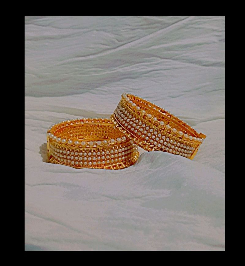 Set Of Bangles, Chain And Earings