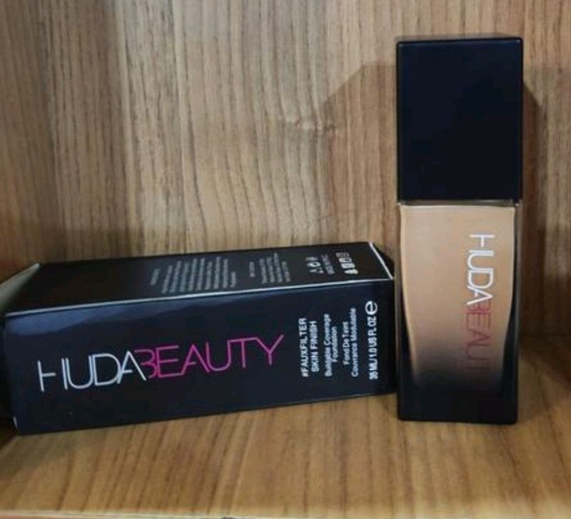 💫Huda Beauty Foundation💫