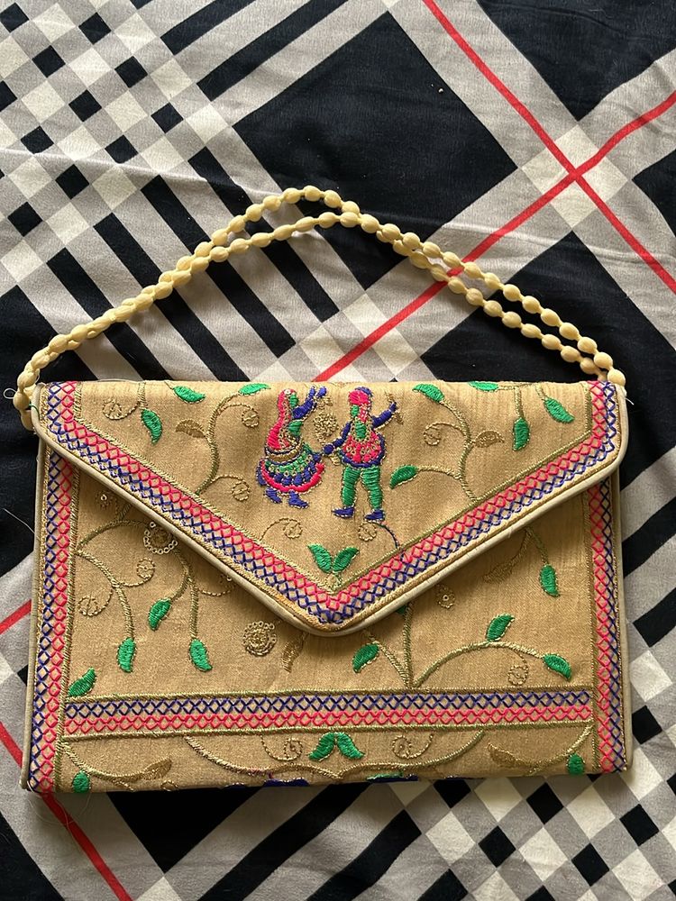 hand embroidered traditional slingbag for navratri