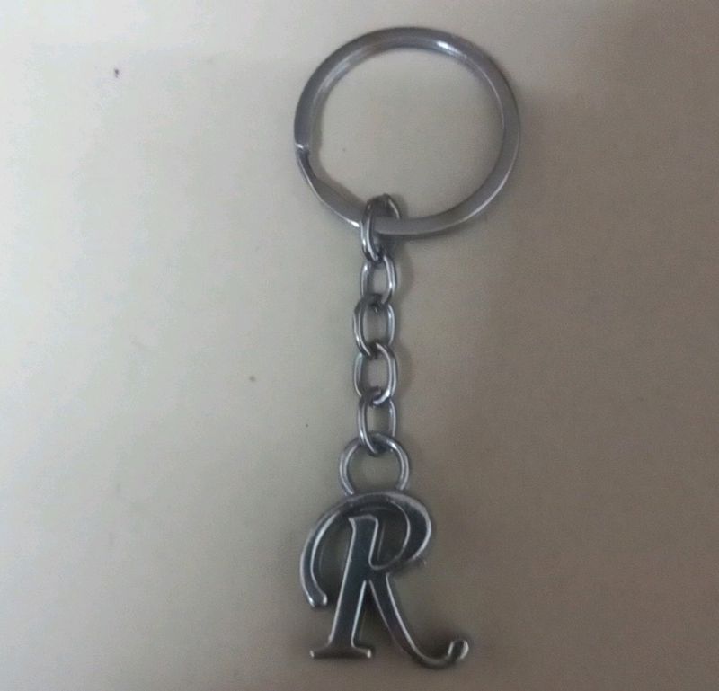 R Keychain  Sliver