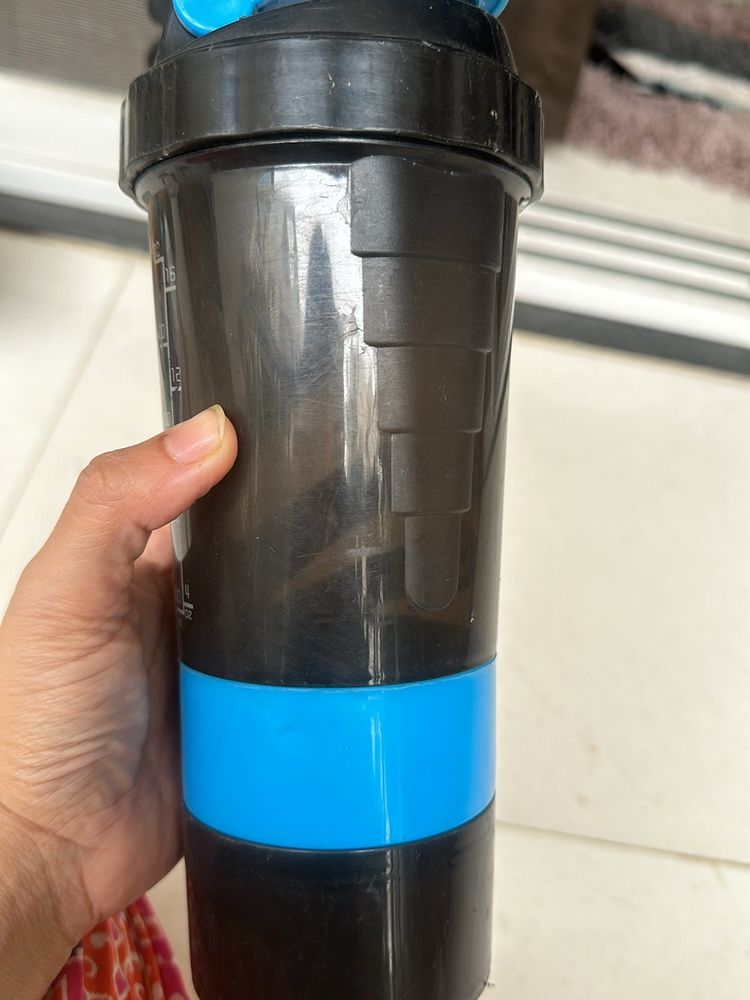 Shaker Sipper Bottle