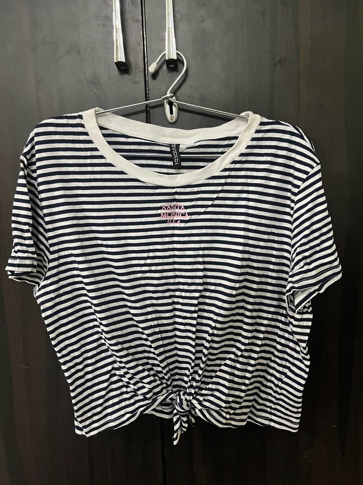 H&M Front Knot Tshirt. Size-L.