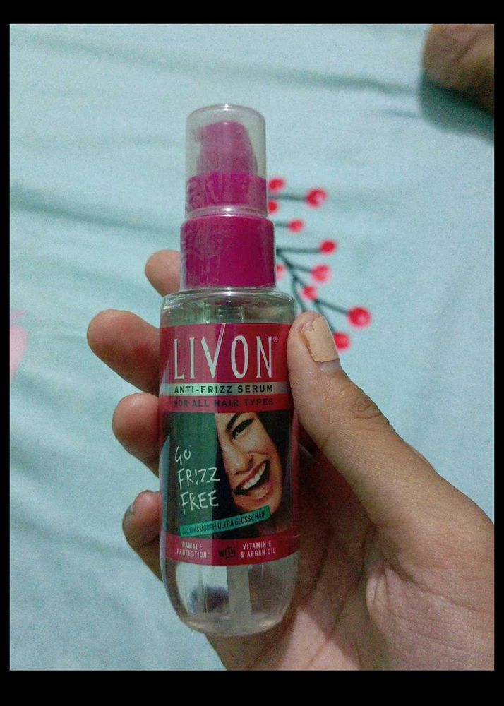 2 Hair Serum Livon Bottle