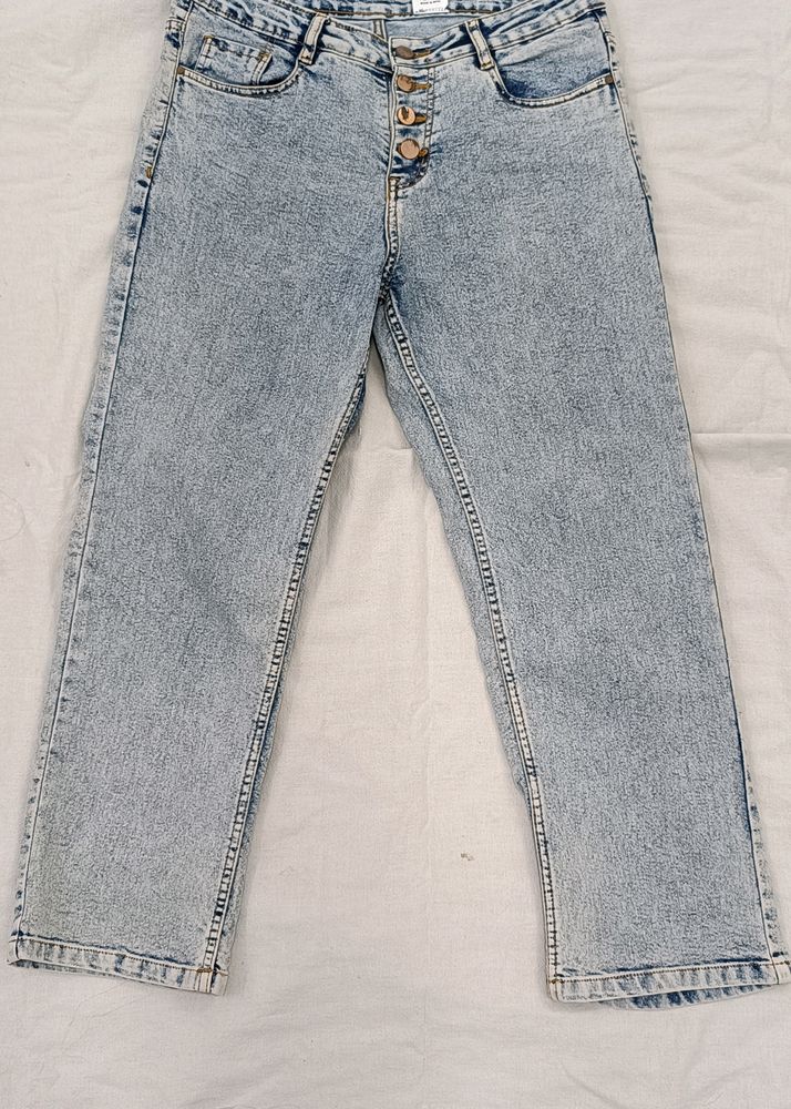 STRAIGHT FIT JEANS