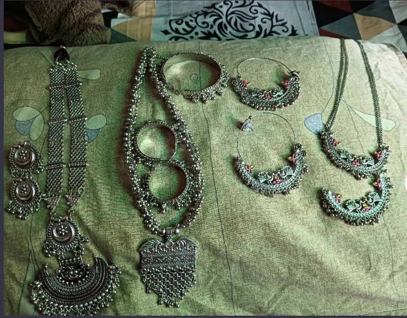 3 Jewellery Sets