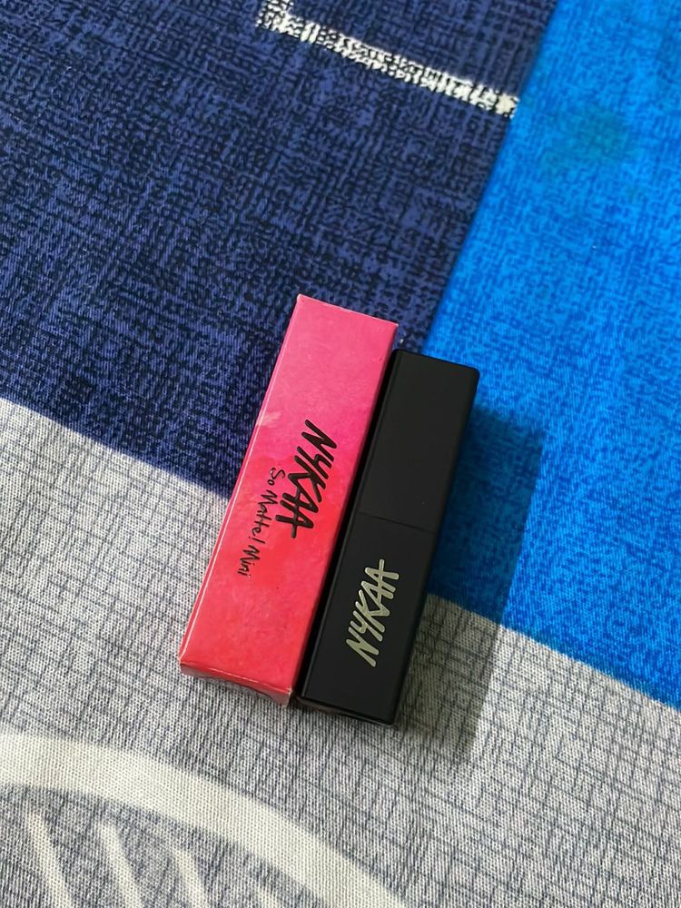 Nykaa Mini Lipstick . Shade : 16M Spiced Cabernet