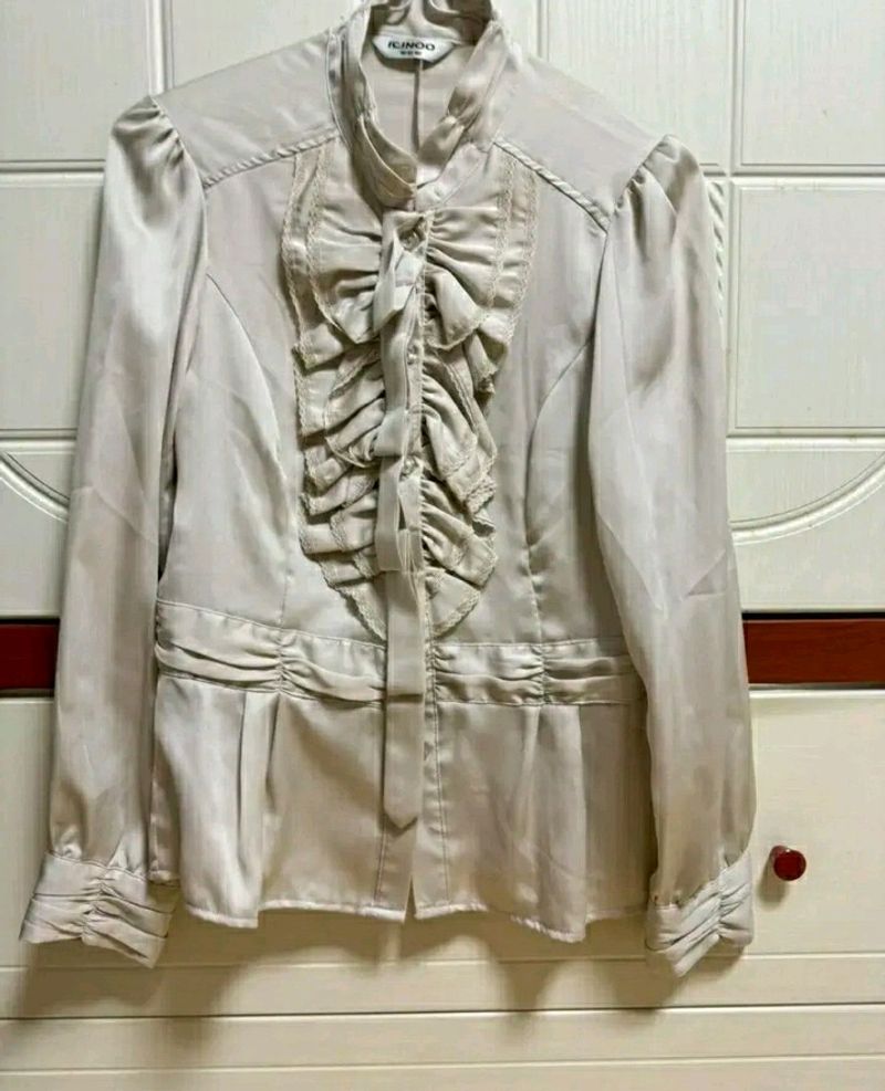 Lee Shin-woo Frills Grey+ivory Blouse