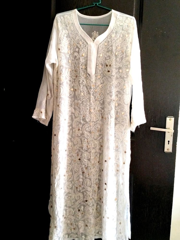 Chikankari Kurta With Gota Embellishments