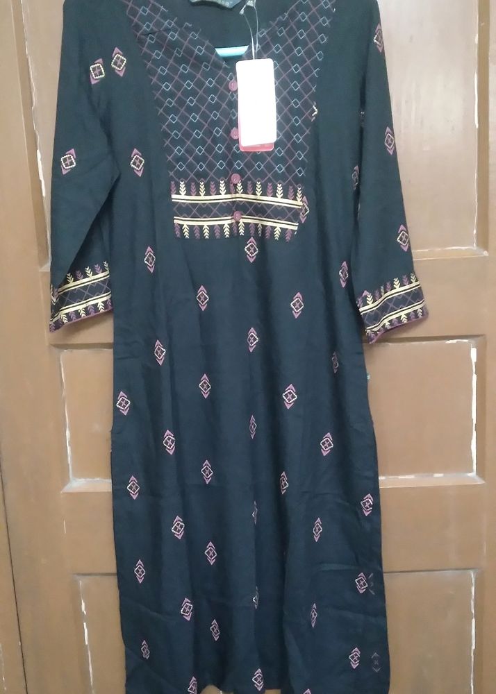 Avaasa Black Kurta For Women