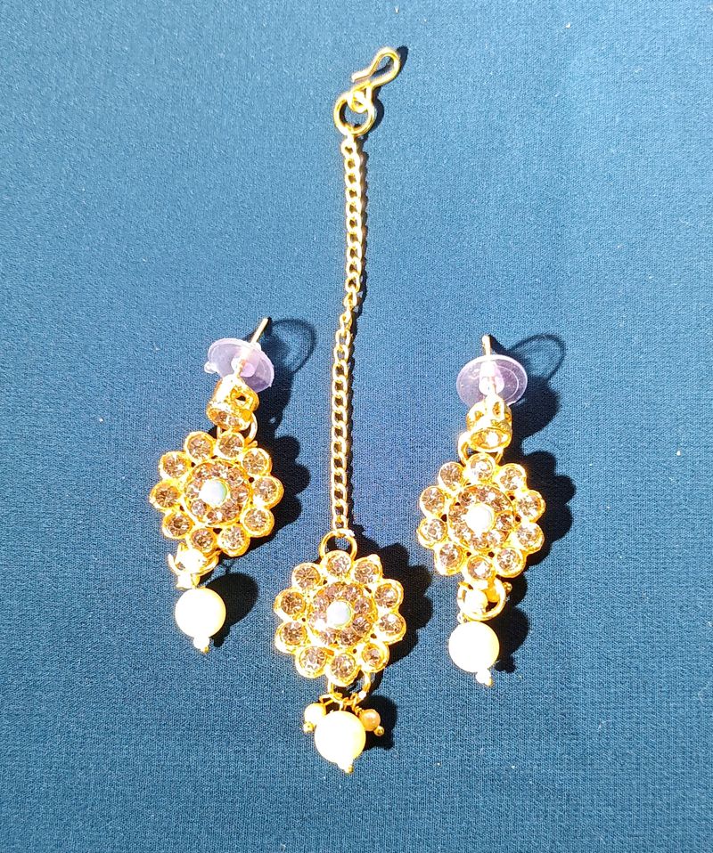 Necklace Set With Earrings And Mangtika