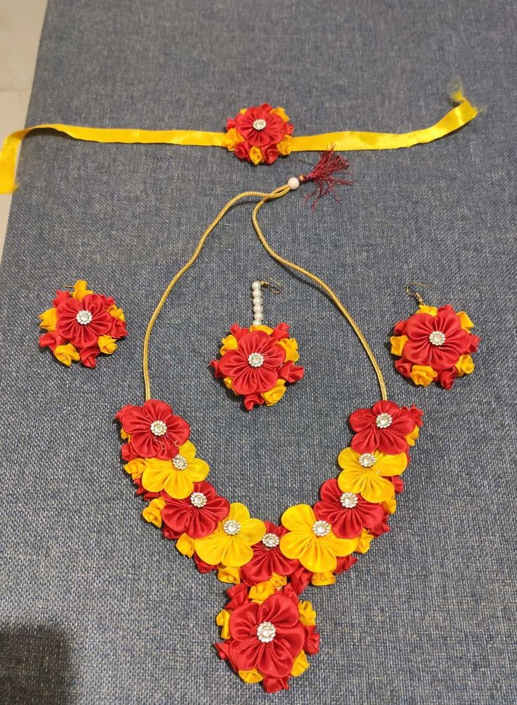 Haldi Floral Jewellery Set