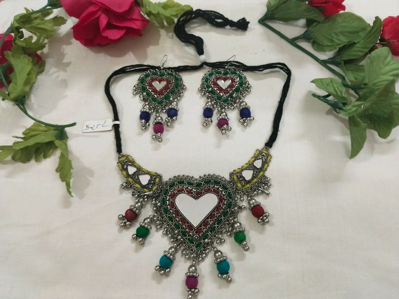 Beautiful ❤️ n 💚 Mirror Oxidised Set